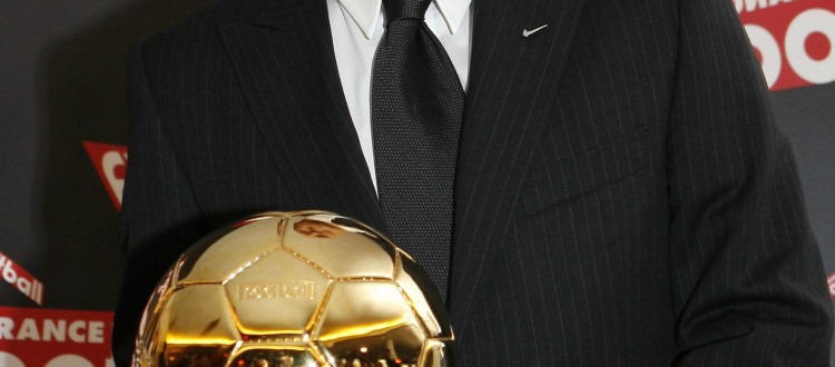 Cannavaro otrzymał Złotą Piłkę w 2010 roku, wtedy Włosi zdobyli Mistrzostwo Świata, a Cannavaro był kapitanem Squadra Azzurra.