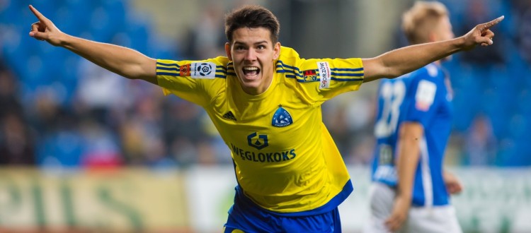 co-w-murawie-piszczy-kadra-zagra-z-holandia-100-tysiecy-polakow-chce-jechac-na-euro-sportowyring-com