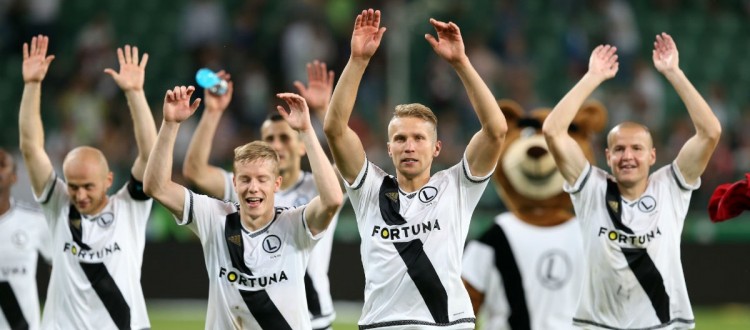 legia-o-krok-od-obrony-tytulu-ale-wciaz-walczy-czworka-sportowyring-com